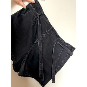 Paper-bag waist Mom Shorts